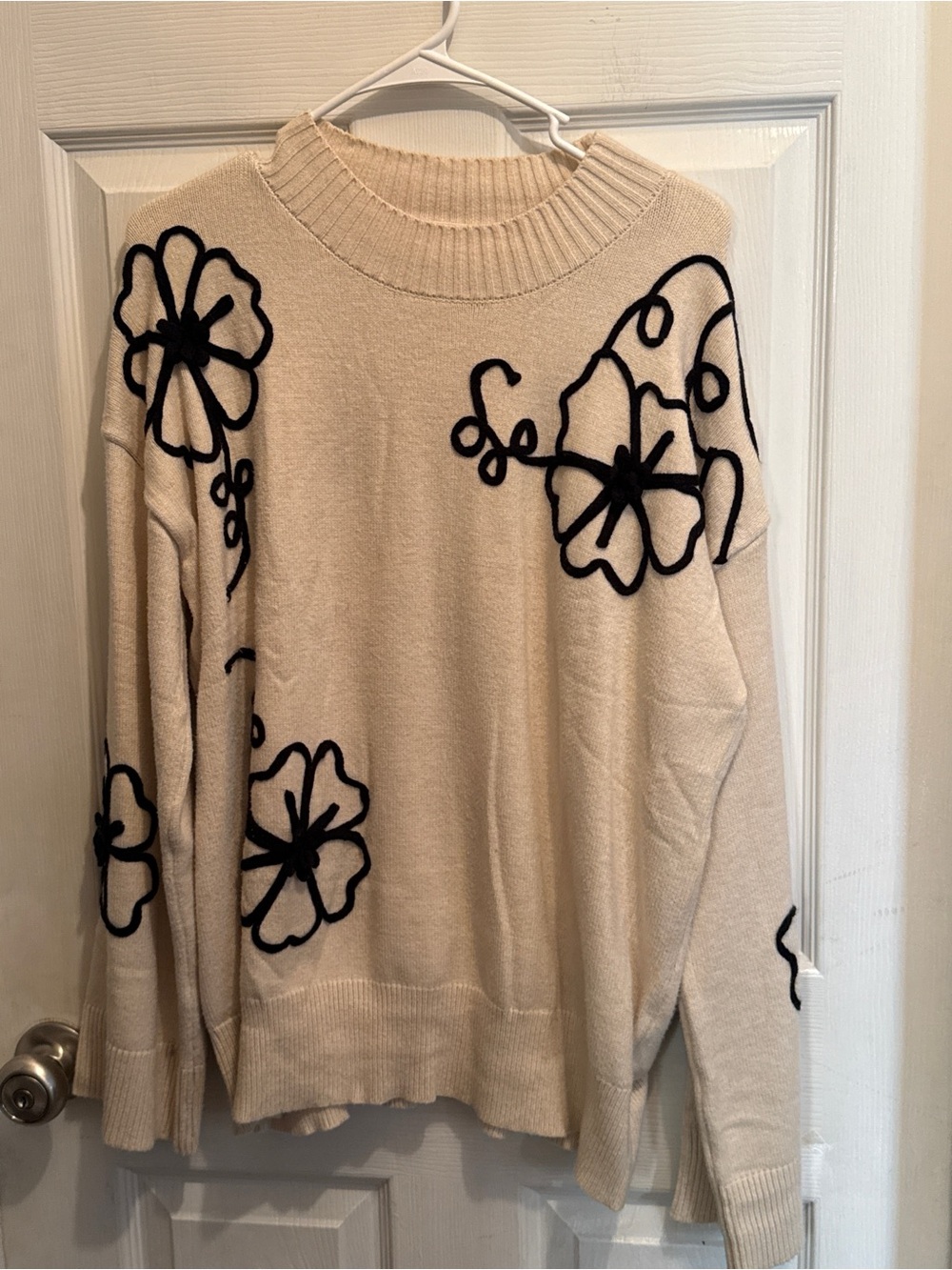 Boutique Cream Black Floral Embroidered Knit Slouchy Sweater Extra Large XL